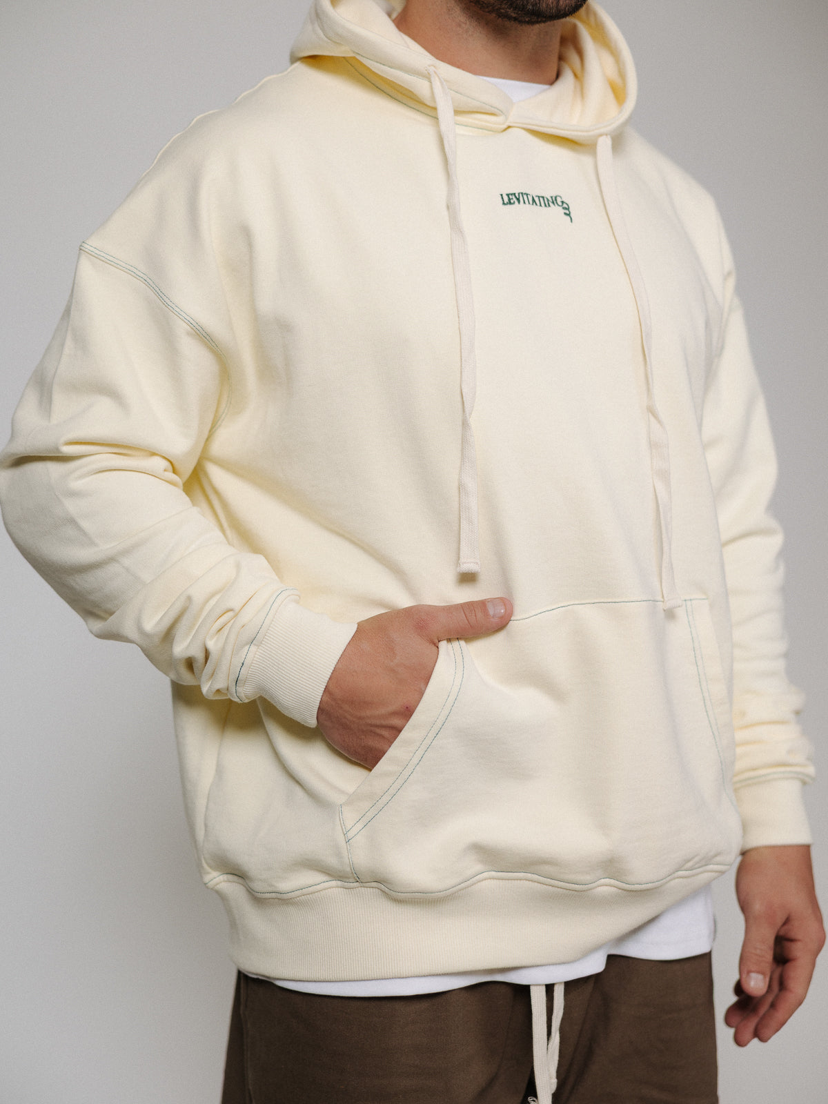 ESSENTIAL HOODIE CREAM