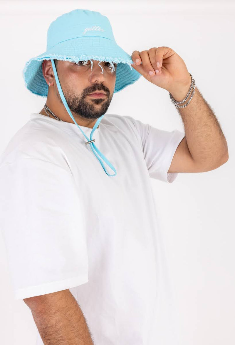 LIGHT BLUE BUCKET HAT