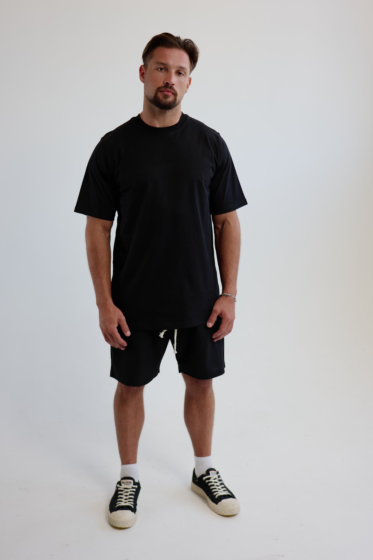 GUTTOS BLACK