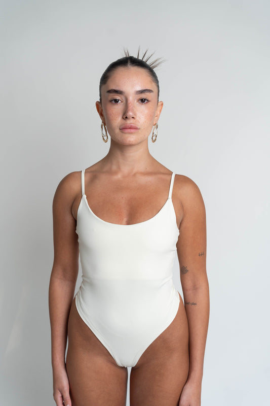 BASIC FIRST WHITE